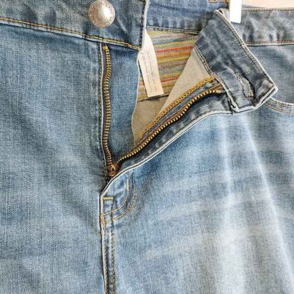 Lane Bryant Flex Magic Waistband Denim Mid-Rise Girlfriend Shorts Plus Size 24 - Picture 5 of 12